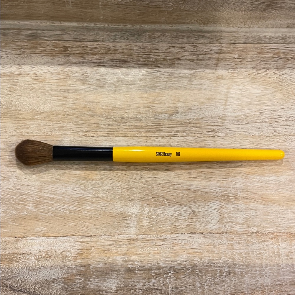 Singe Beauty F07 Brush